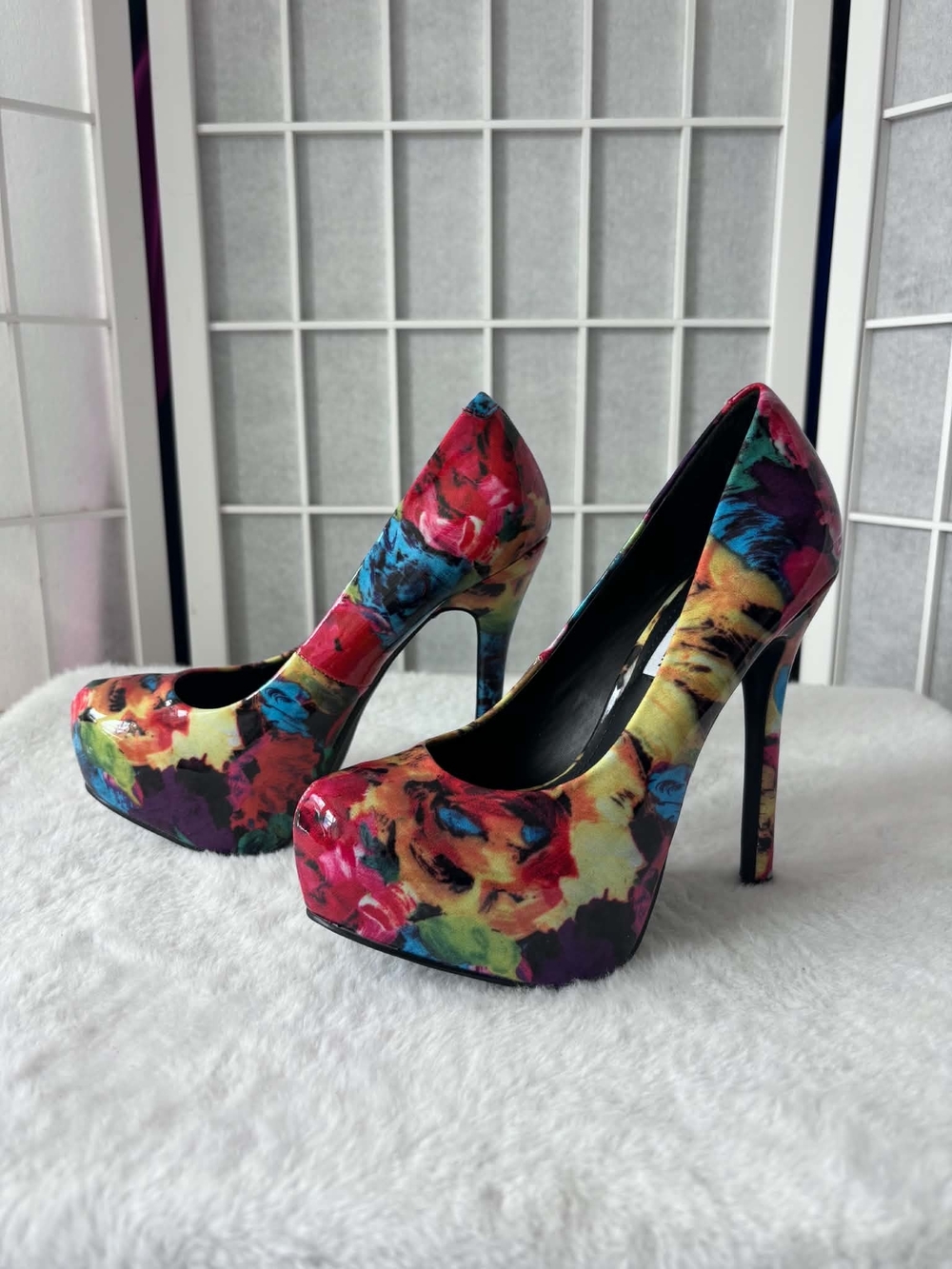 Steve Madden Multicolor Floral Platform Pumps - Red Blue Yellow